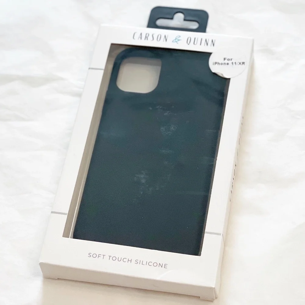 NEW Carson & Quinn Black Silicone iPhone11/XR Case